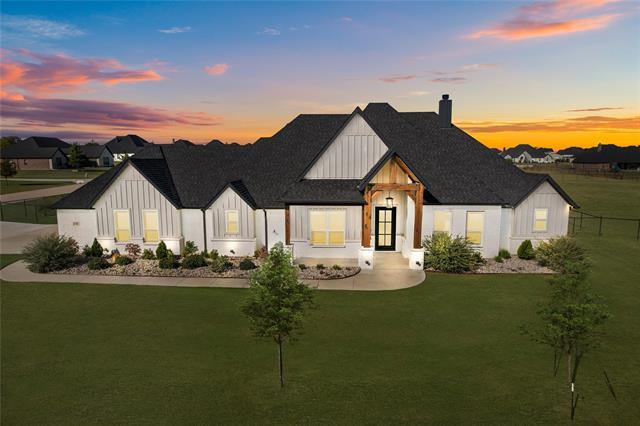 256 Agua Linda Dr in Godley, TX - Building Photo