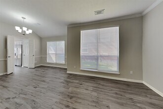 20311 Longspring Dr in Katy, TX - Building Photo - Building Photo