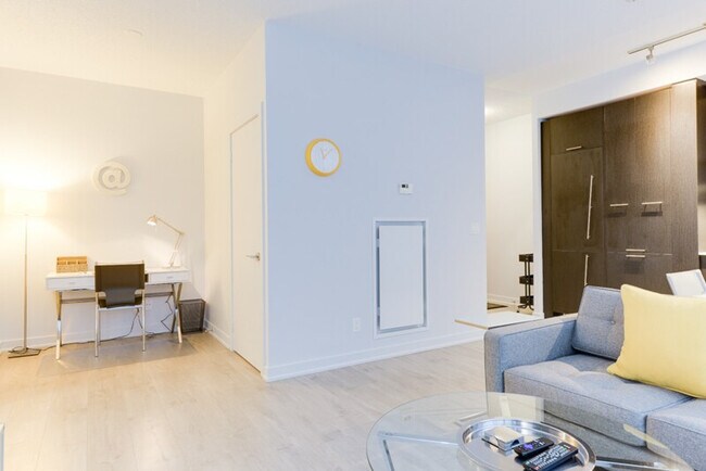 20 Duncan St in Toronto, ON - Building Photo - Building Photo