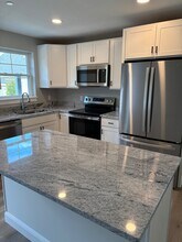 110 Sycamore Ln in Kennebunk, ME - Building Photo - Building Photo