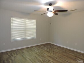 2018 Gren Mill Ct in Gonzalez, FL - Building Photo - Building Photo
