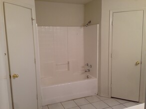10228 Lilac Ln in Waco, TX - Building Photo - Building Photo