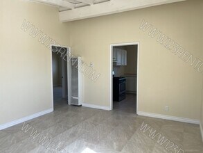 45421 Cedar Ave in Lancaster, CA - Building Photo - Building Photo