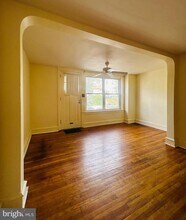 532 Glendale Rd in Upper Darby, PA - Building Photo - Building Photo
