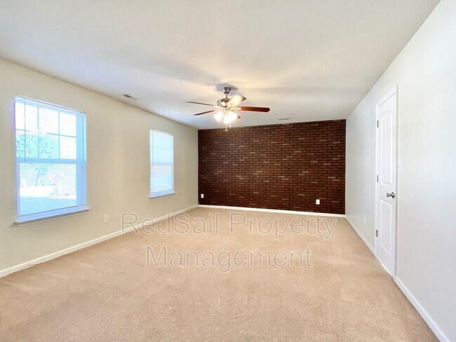 717 Dissdale Ln in Chesapeake, VA - Building Photo - Building Photo