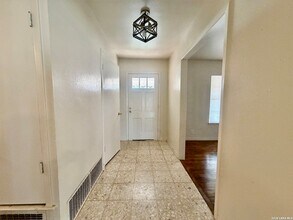 115 Encino Grande St in San Antonio, TX - Building Photo - Building Photo