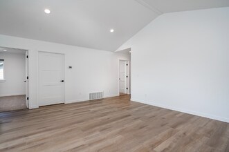 124 W View Dr in Kalispell, MT - Building Photo - Building Photo