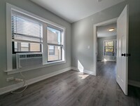 709 W Brompton Ave, Unit 42 in Chicago, IL - Building Photo - Building Photo