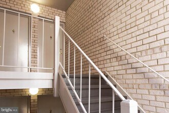 37 Canterbury Square in Alexandria, VA - Building Photo - Building Photo