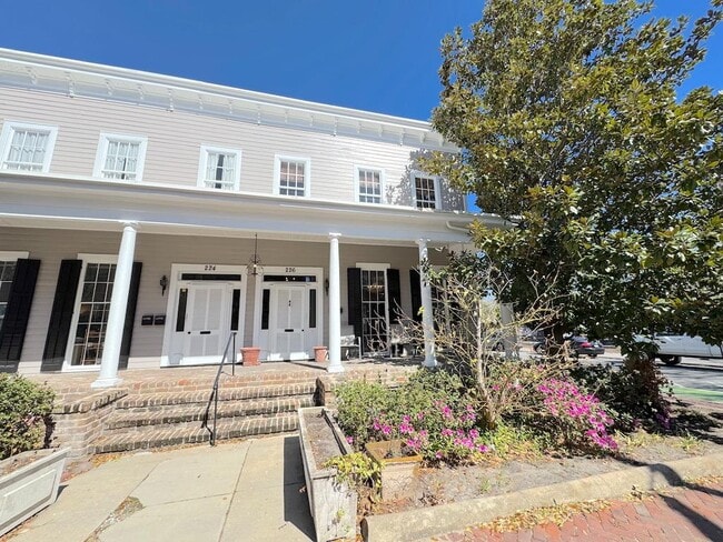 property at 226 E Gwinnett St