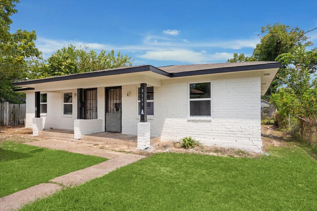 5111 Clover St in Houston, TX - Building Photo