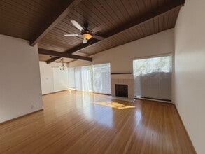 1652 Borden St in San Mateo, CA - Building Photo - Building Photo