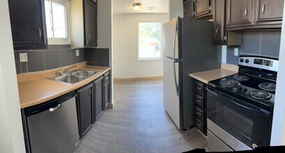 200 Spruce St in Log Lane Village, CO - Building Photo - Building Photo
