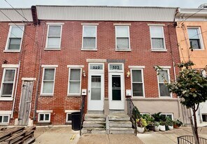 520 Hoffman St in Philadelphia, PA - Building Photo