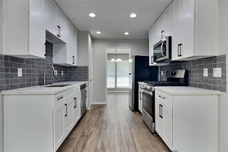 27 S Brook Pebble Ct in Spring, TX - Building Photo - Building Photo
