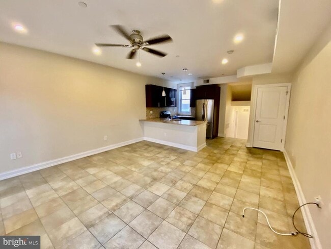 425 S Broad St in Philadelphia, PA - Building Photo - Building Photo