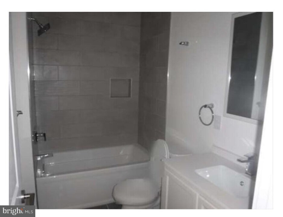 2452 Federal St in Philadelphia, PA - Building Photo