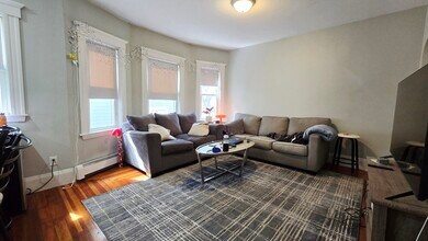 60 Bristol Rd in Medford, MA - Building Photo - Building Photo