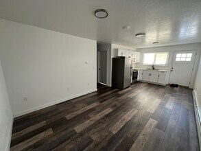 1994 Badger Rd in North Pole, AK - Building Photo - Building Photo