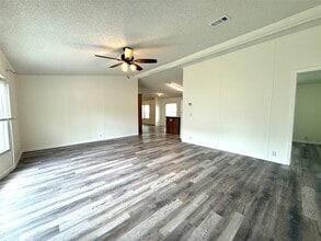 833 Algoa-Friendswood Rd in Alvin, TX - Building Photo - Building Photo