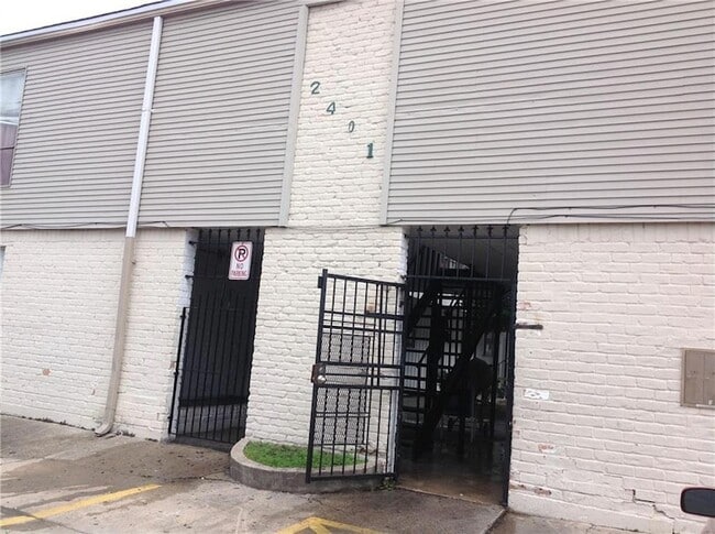 property at 2401 Pasadena Ave