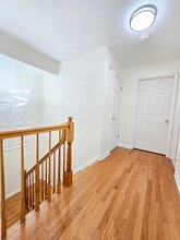 821 Creek Ct in Fair Lawn, NJ - Building Photo - Building Photo