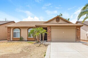 986 S Wanda Dr in Gilbert, AZ - Building Photo