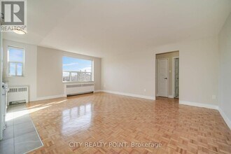 1291 Bayview Ave in Toronto, ON - Building Photo - Building Photo