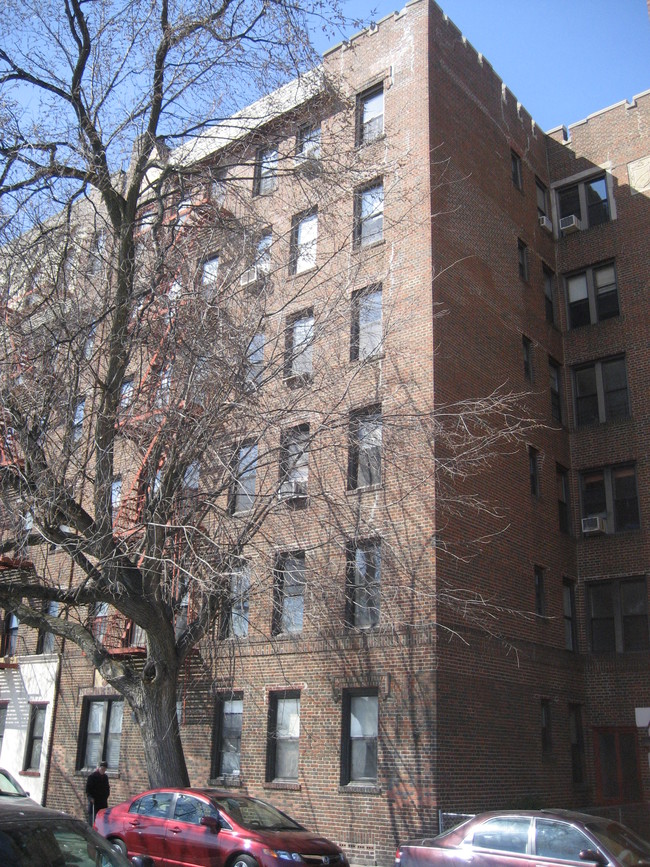 231 Brightwater Ct in Brooklyn, NY - Building Photo - Building Photo