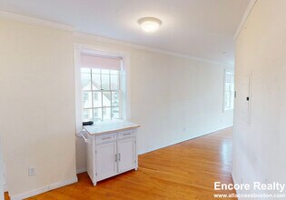 8 Bishop Richard Allen Dr, Unit 2 in Cambridge, MA - Building Photo - Building Photo