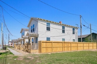 710 38th St in Galveston, TX - Foto de edificio - Building Photo