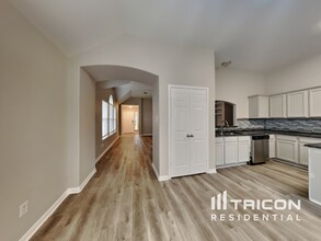 352 Meadow Park in New Braunfels, TX - Building Photo - Building Photo