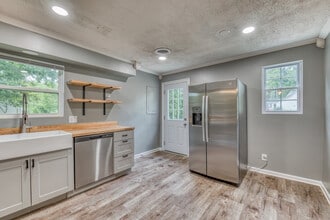 8202 Westland Dr in Knoxville, TN - Building Photo - Building Photo