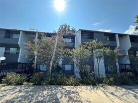 2816 SW 14th Dr in Gainesville, FL - Building Photo