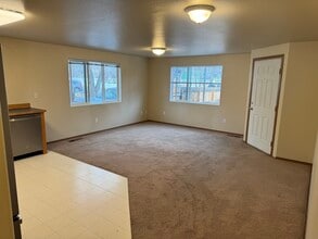 1031 NW Portland Ave, Unit C in Bend, OR - Building Photo - Building Photo