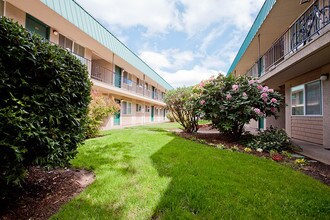 Fairfield Village Apartments in Eugene, OR - Foto de edificio - Floor Plan