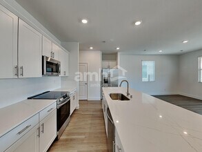 8410 Flagpole Loop Ave in Las Vegas, NV - Building Photo - Building Photo