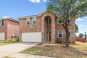 8409 Plantain Ct in Arlington, TX - Foto de edificio - Building Photo