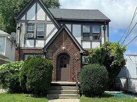 3951 Hazelhurst Ave, Unit 1 in Toledo, OH - Building Photo