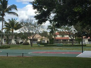 815 Vista Meadows Dr in Weston, FL - Building Photo - Building Photo