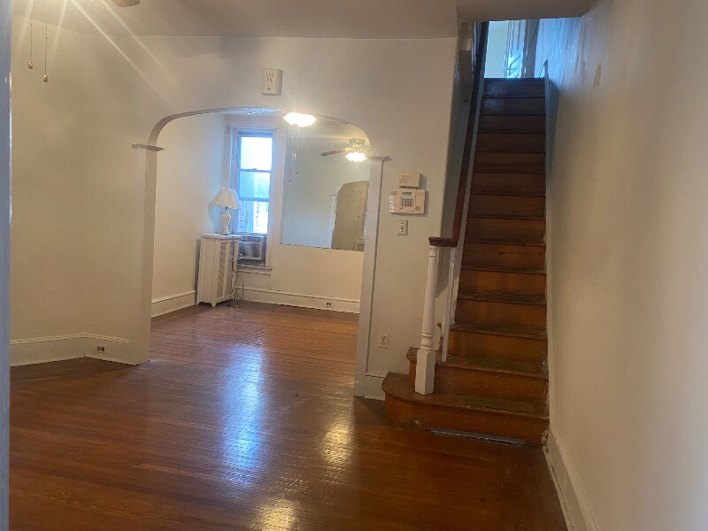 223 S 58th St in Philadelphia, PA - Building Photo