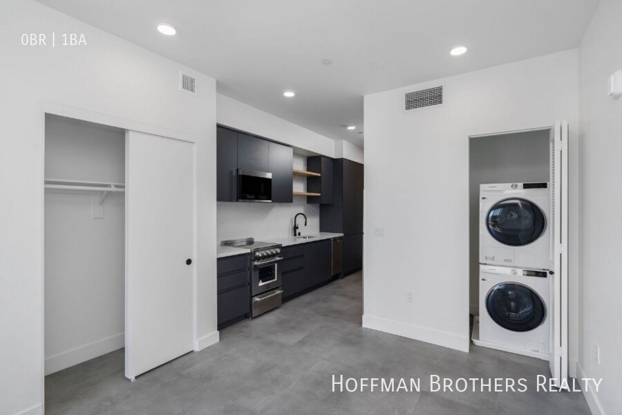 3448 W 43rd St in Los Angeles, CA - Building Photo