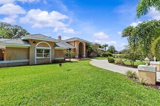 1520 Jade Ln in Tarpon Springs, FL - Building Photo - Building Photo