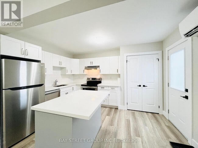 180 Ardagh Rd in Barrie, ON - Building Photo - Building Photo
