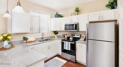 7850 W McDowell Rd, Unit 3 in Phoenix, AZ - Foto de edificio - Building Photo