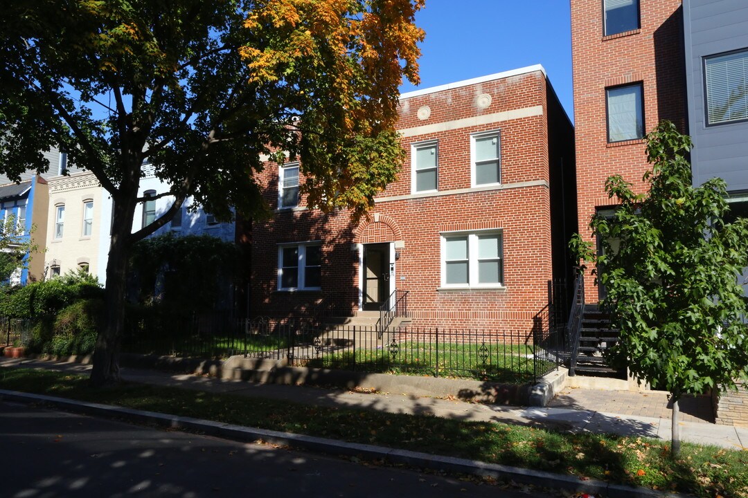 1616-1618 A St SE in Washington, DC - Foto de edificio