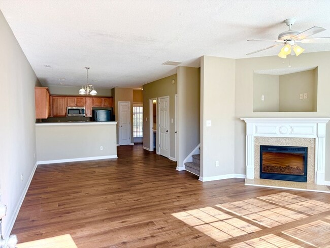 8330 Oakley Cir in Union City, GA - Foto de edificio - Building Photo