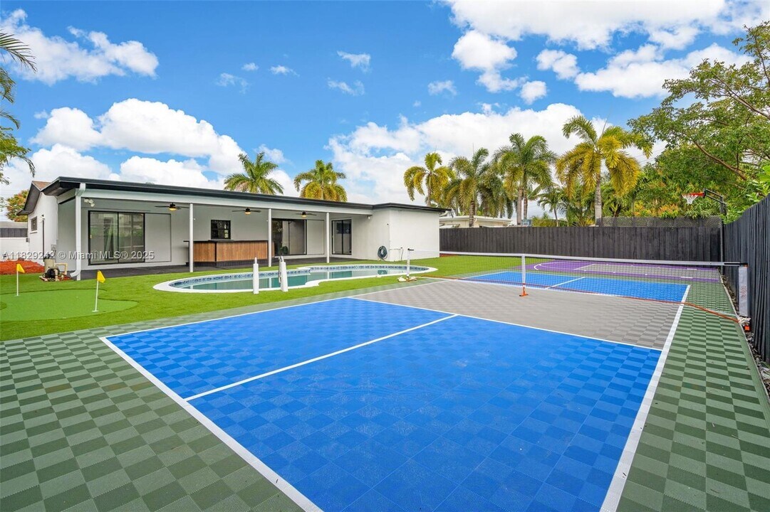 5230 Tyler St in Hollywood, FL - Building Photo