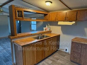 1104 Columbia Ave in Glasgow, KY - Building Photo - Building Photo