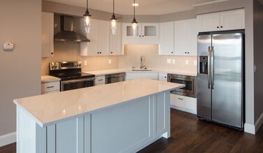The Beach Club Residences in Minneapolis, MN - Foto de edificio - Building Photo